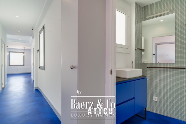 photo 10 Penthouse for sale in Ciutat Vella