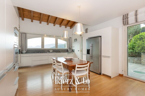 photo 9 Villa for sale 675 m²
