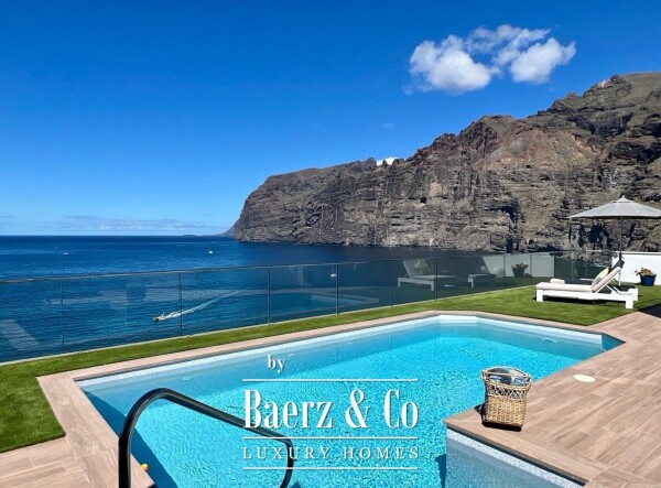photo 19 Magnificent luxury villa on the seafront