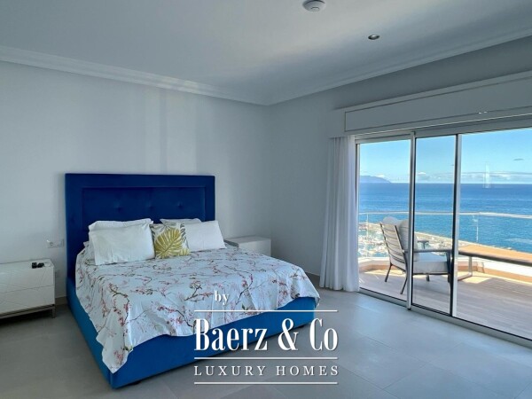photo 21 Magnificent luxury villa on the seafront