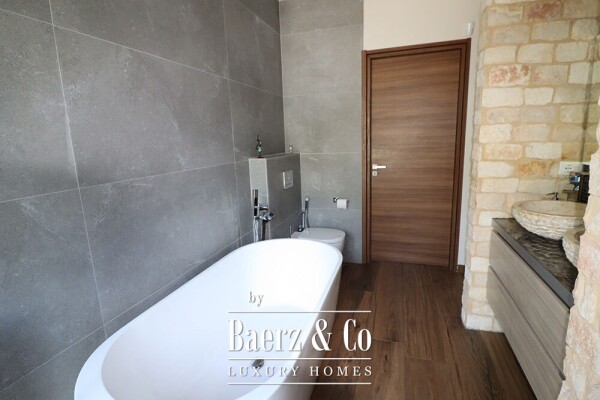 photo 15 Villa for sale 151 m²