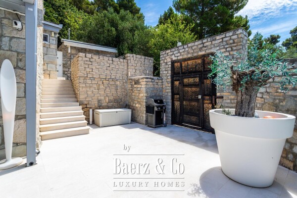 photo 10 Brela, unique stone villa with a panoramic view and a swimming pool