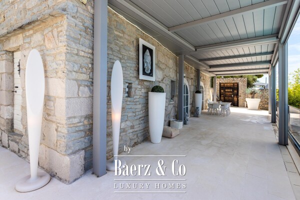 photo 11 Brela, unique stone villa with a panoramic view and a swimming pool