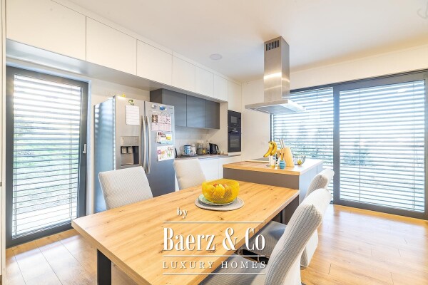photo 3 Zagreb, Bijenik, luxury villa 376.92 m² on a plot of 1,400 m², open view