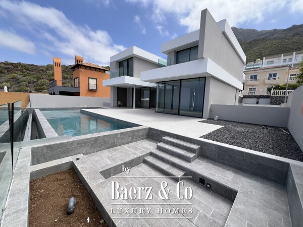 photo 23 Exclusive contemporary villa with breathtaking views