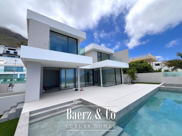 photo 2 Exclusive contemporary villa with breathtaking views