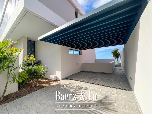 photo 15 Exclusive contemporary villa with breathtaking views
