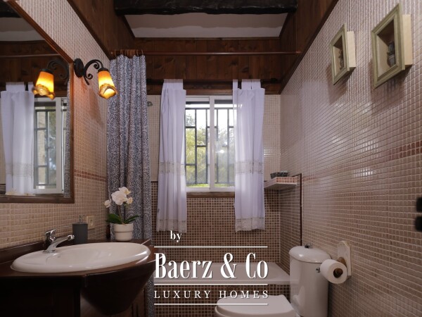 photo 19 Exclusive country house with an indoor swimming pool in La Esperanza