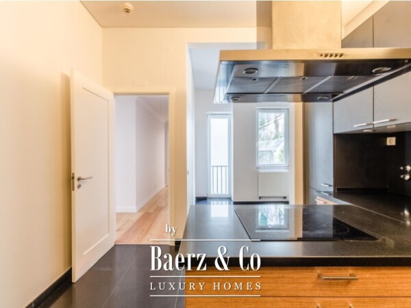 photo 4 3-bedroom apartment with private parking, in a prime Chiado location
