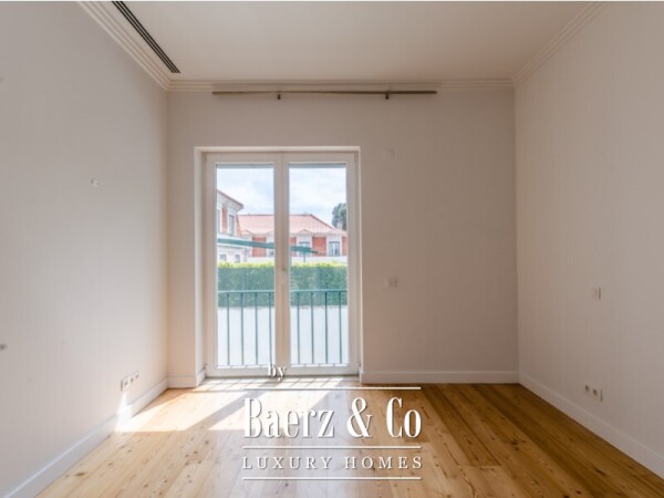 photo 9 3-bedroom apartment with private parking, in a prime Chiado location