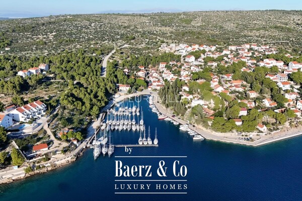 photo 1 Brač, Milna, unique commercial and residential property in a prime location