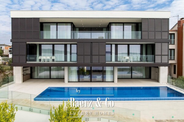 photo 4 Brodarica, exclusive villa first row to the sea