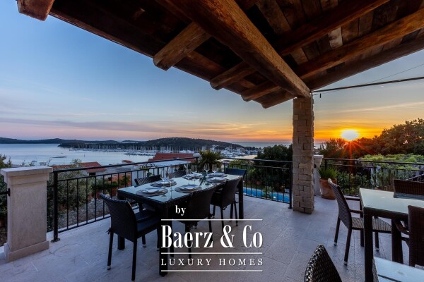photo 6 Rogoznica, a beautiful villa with a pool, a view of the sea and a hidden garden