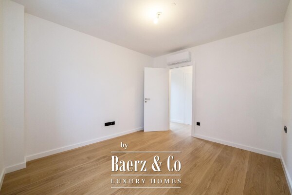 photo 20 Zagreb, Srebrnjak, modern four-room apartment 151.00 m² with garden and garage