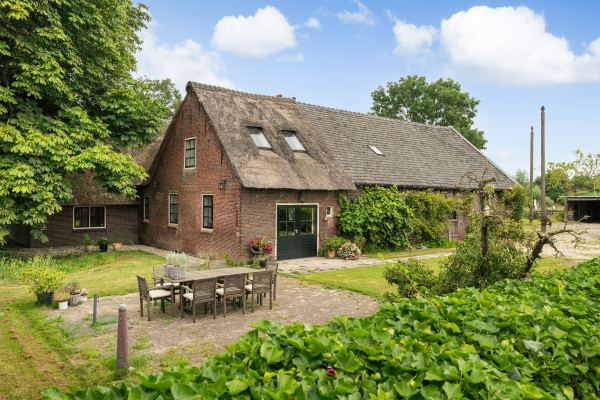 photo 15 Buitenkerk 80