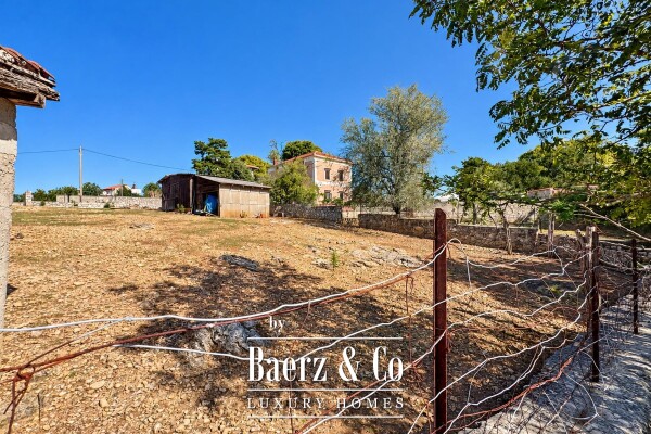 photo 11 Island of Cres, Punta Križa, 280 m² house for renovation on a spacious 3,150 m² plot