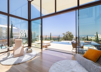 Luxury Villa with Private Pool and Sea Views