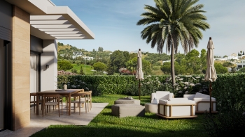 Garden Townhouse with Solarium Pool