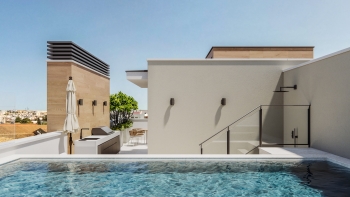 Classic Residence with Private Garden and Rooftop Pool